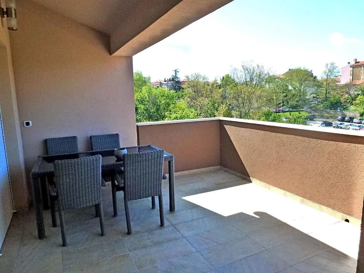 Apartment In Omisalj/Insel Krk 35666