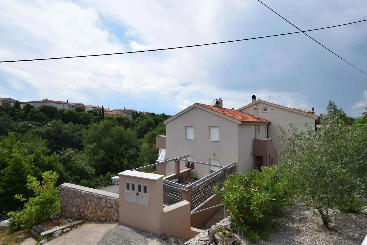 Apartment In Omisalj/Insel Krk 35666
